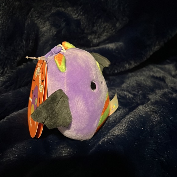 Squishmallows Blaze the Monster 3.5” Clip - Picture 4 of 6